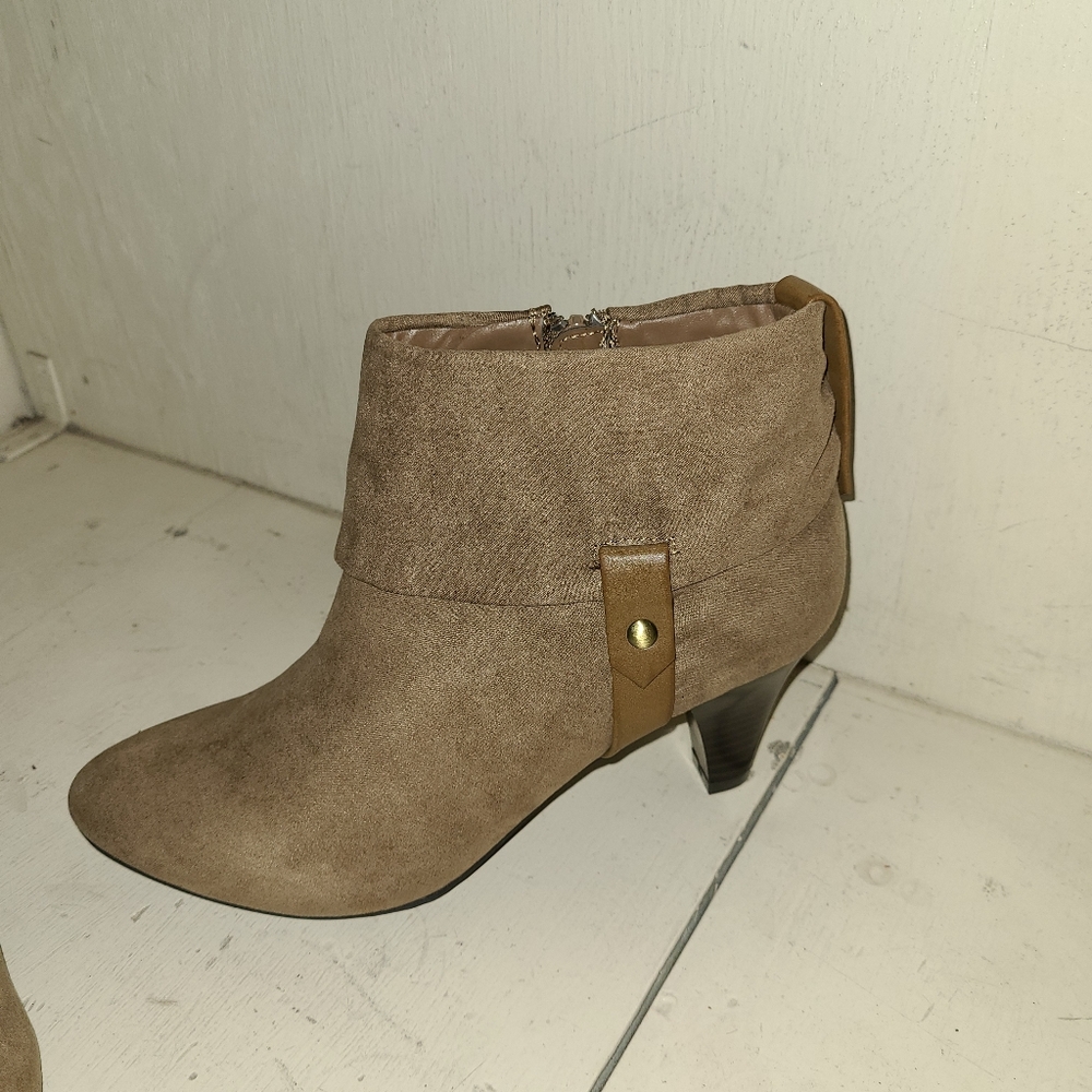 Booties - Picture 4 of 6